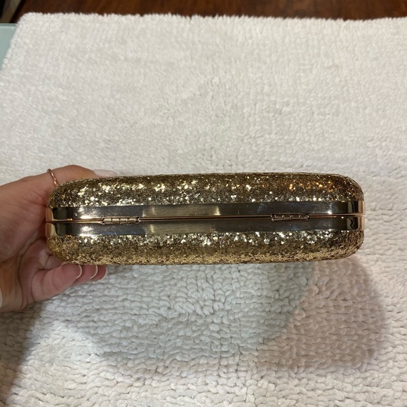 Beautiful gold glitter and rhinestone clutch - Picture 3 of 7